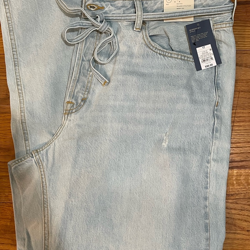 Universal Thread Light Wash Wide Leg Jeans